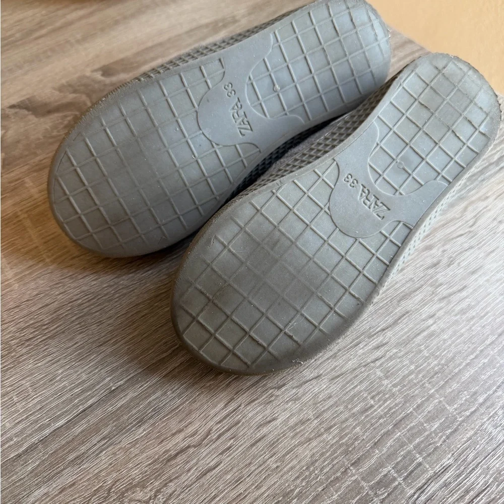 Zara kids strappy sneakers, 2 8.2”